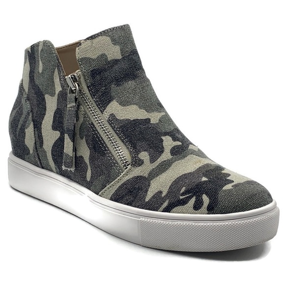 Steve Madden Shoes - Steve Madden Caliber Camo Print Wedge Sneakers
